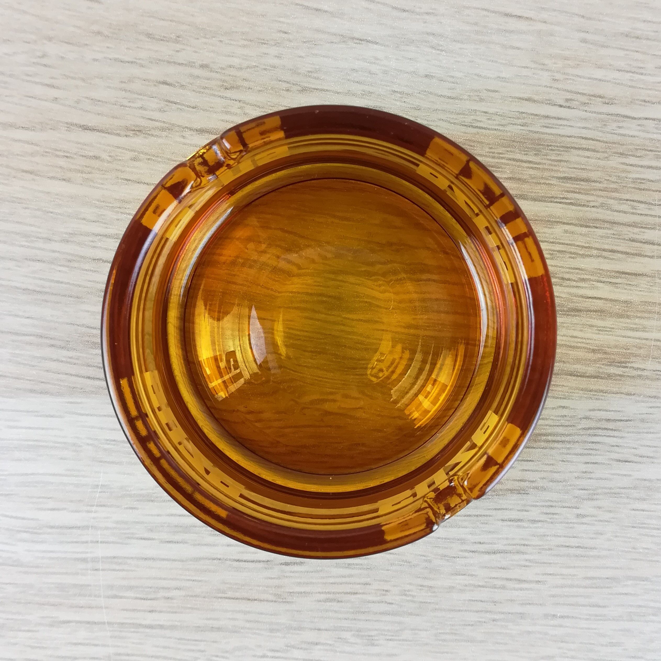 Advertising ashtray Suze