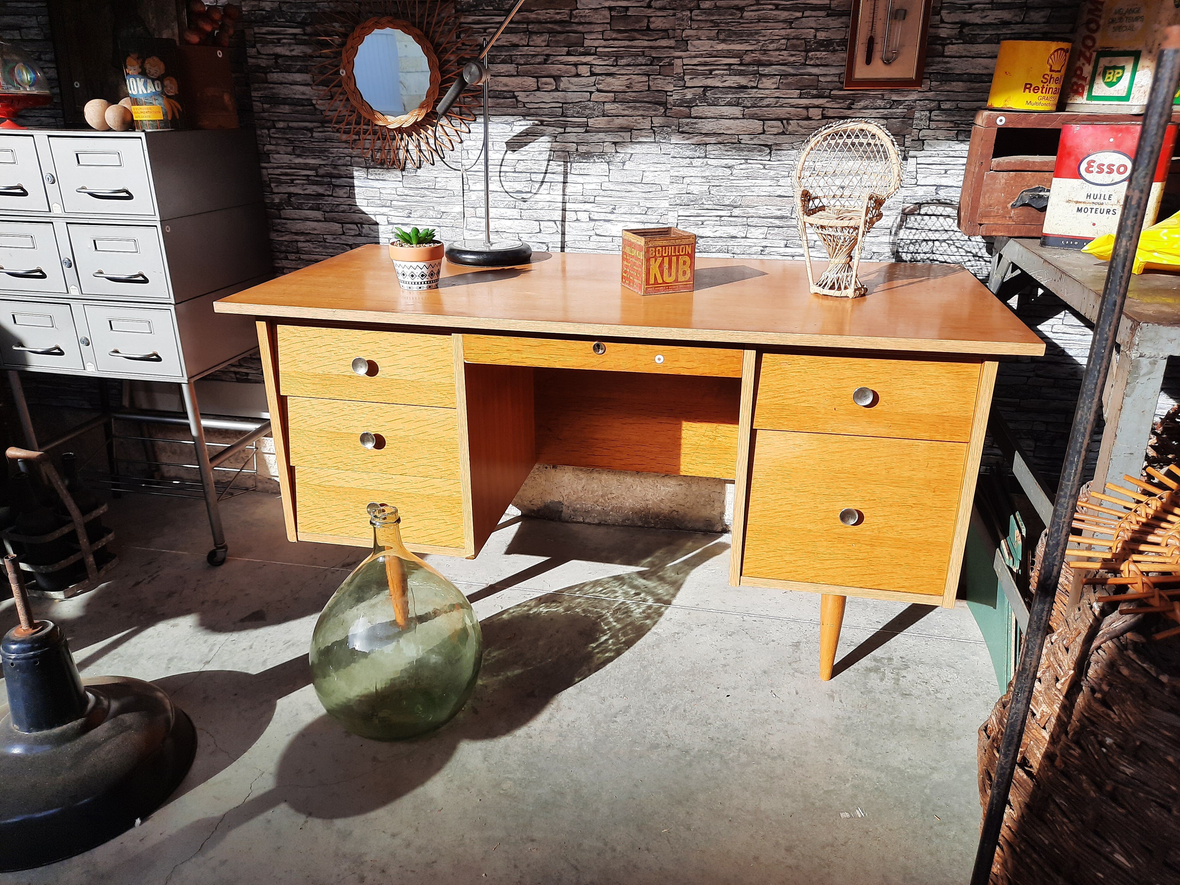 Vintage office