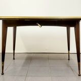 Table extensible assiettes colorées
