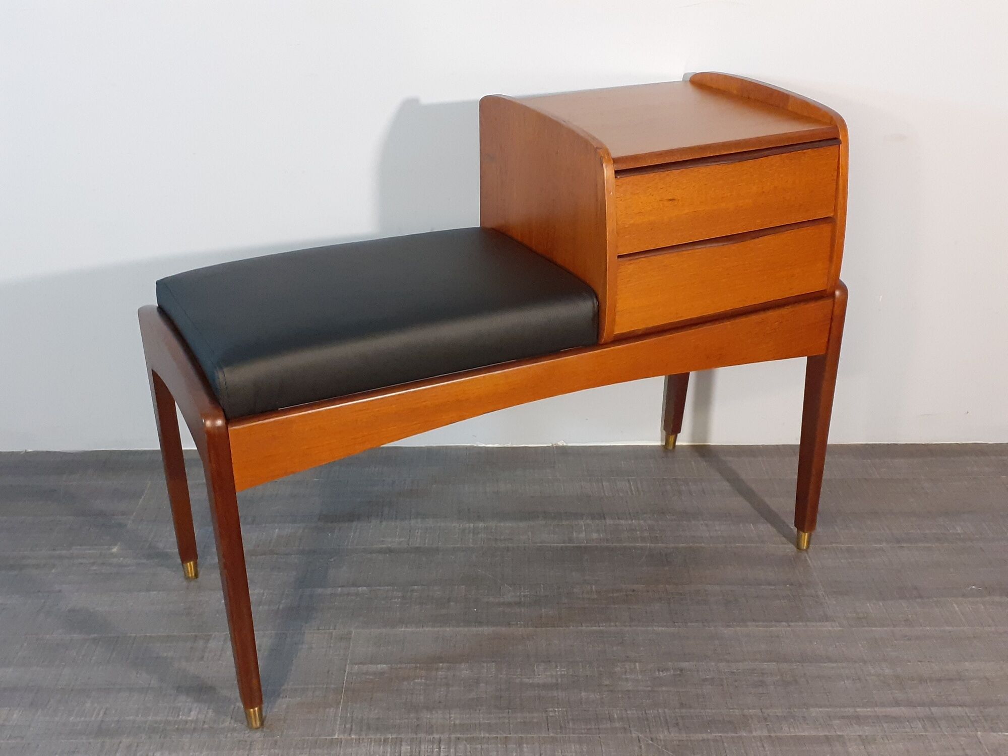 Bench phone 2 drawers in teck and black leather 1970