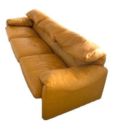 Maranlunga Cassina leather sofa by Vico Magistretti
