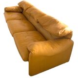 Maranlunga Cassina leather sofa by Vico Magistretti