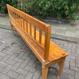 Banc de gare long en bois de Belgique