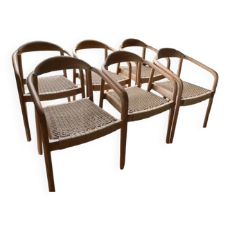 Lot 6 solid wood chairs with woven seat and armrests