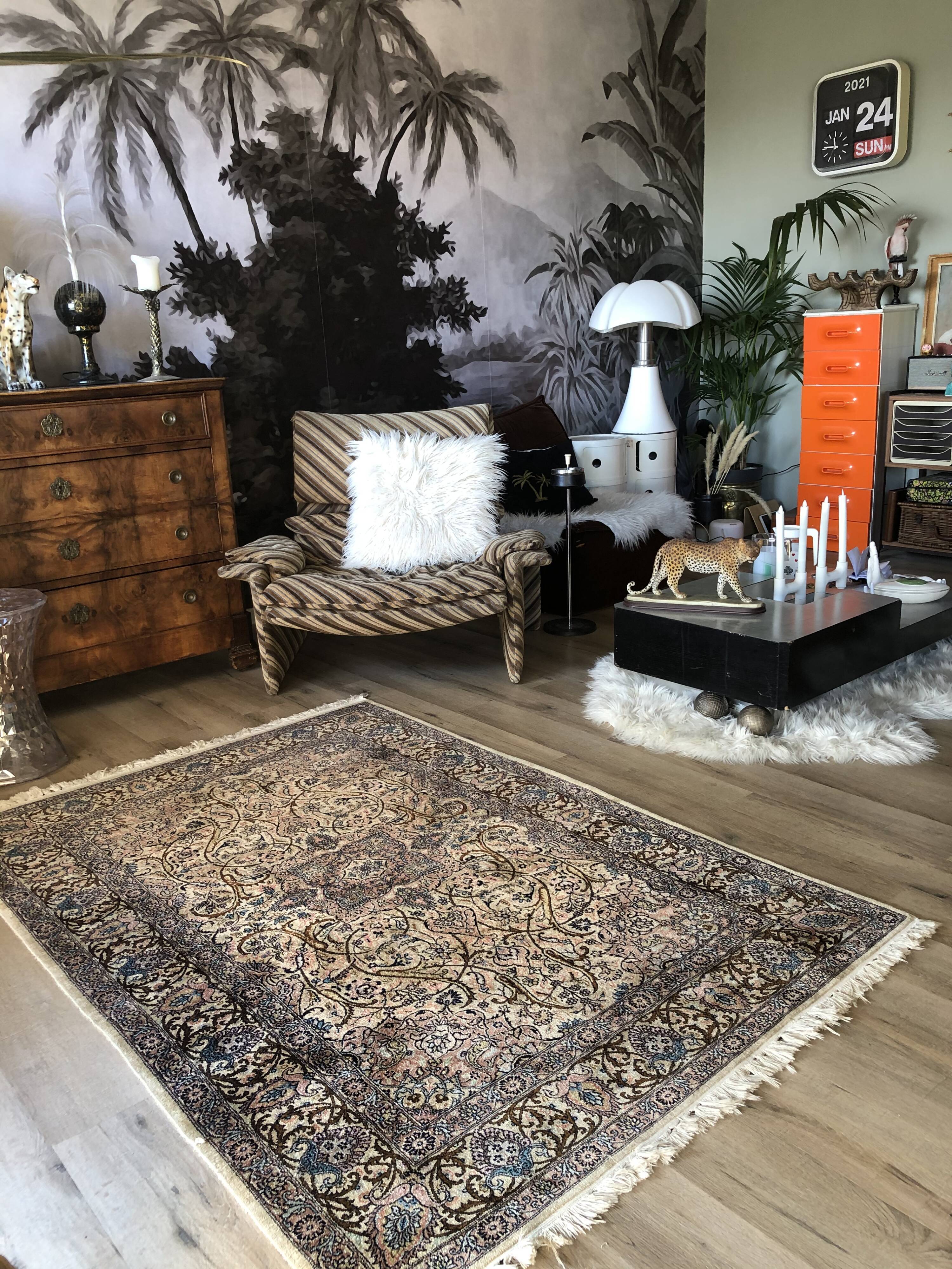 Oriental wool carpet 185x125cm