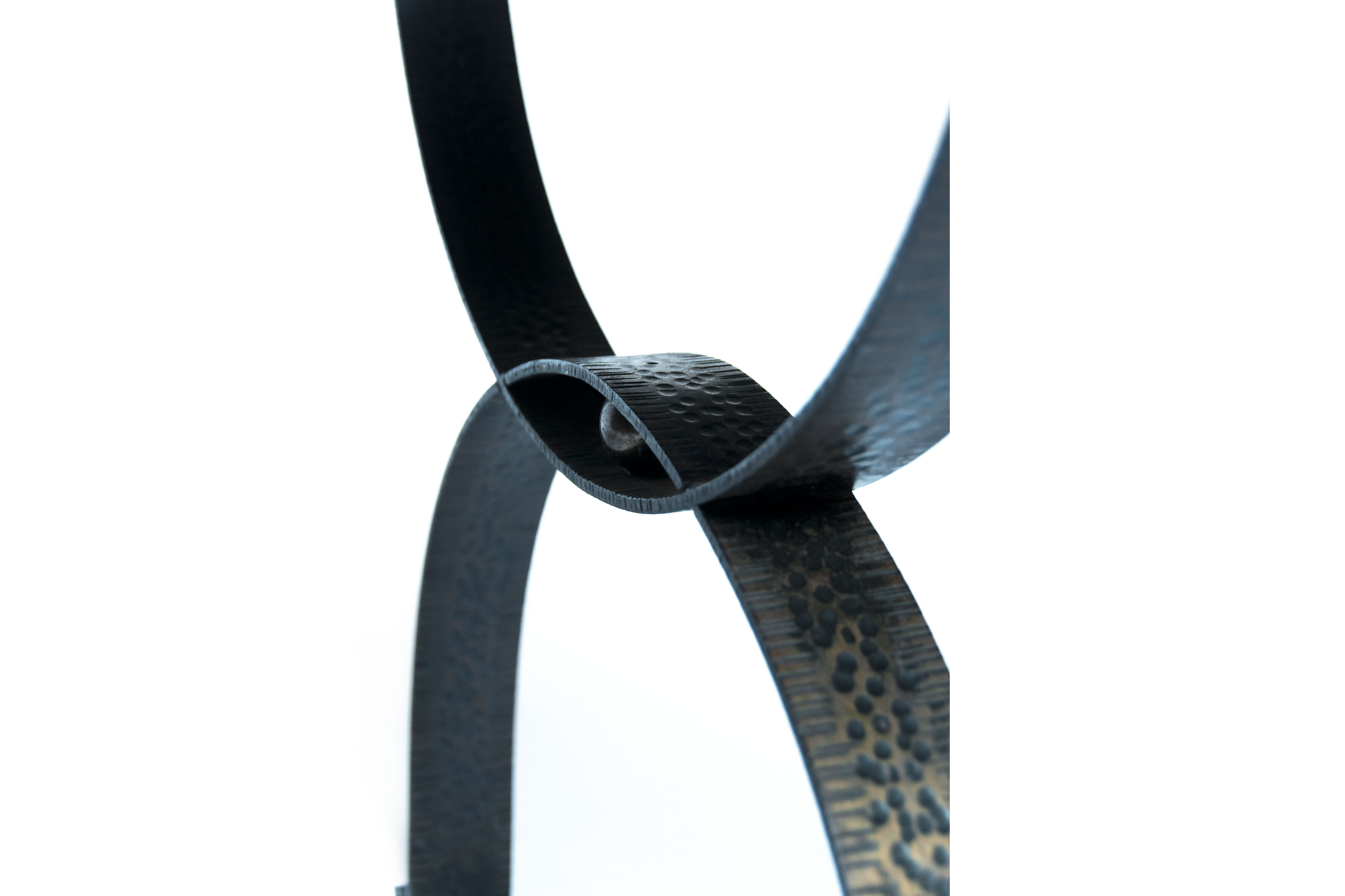 Table d’appoint en fer forgé vintage brutaliste par Raymond Subes