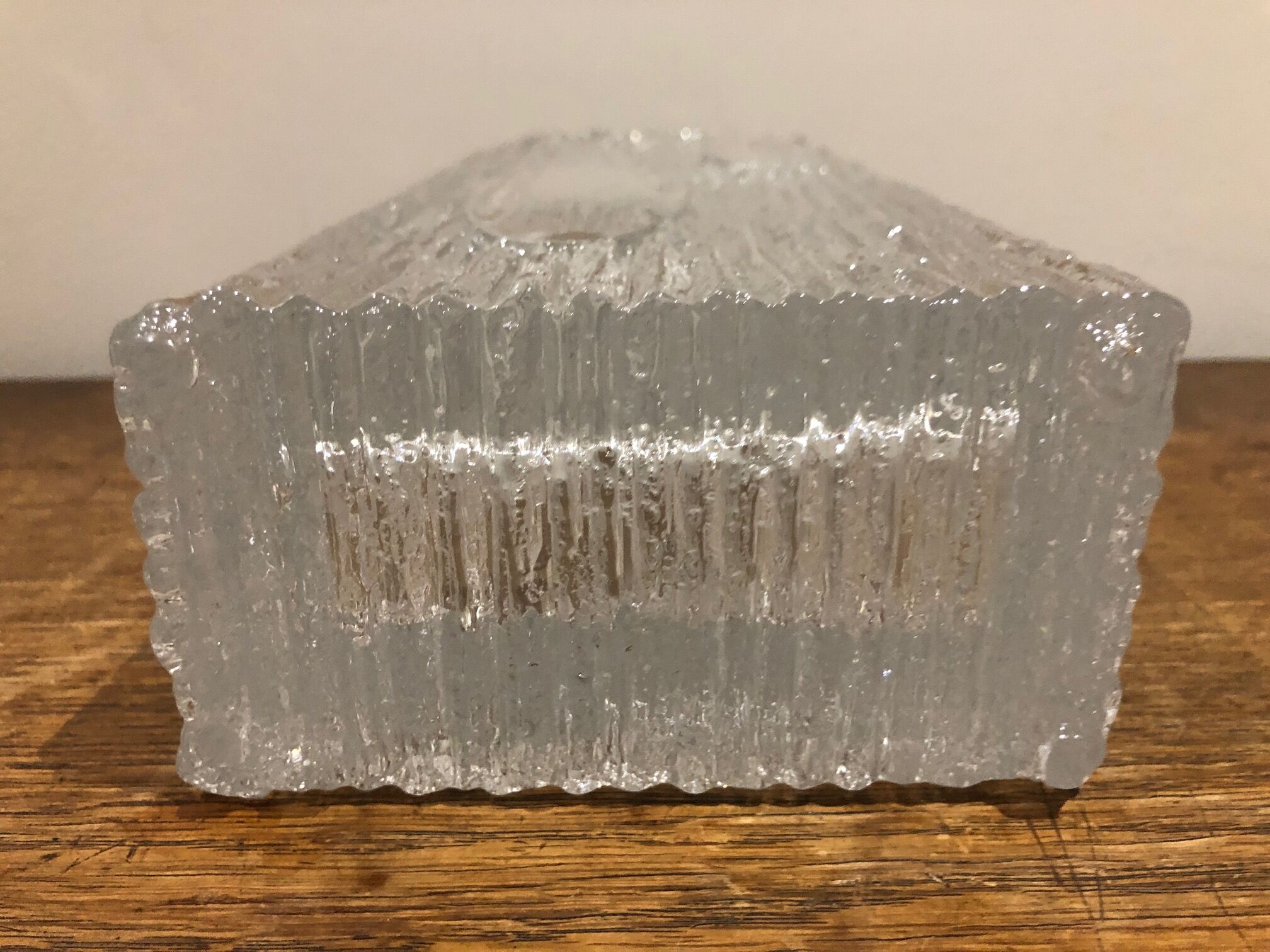 Vase Daum model crater