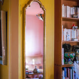 Vertical mirror