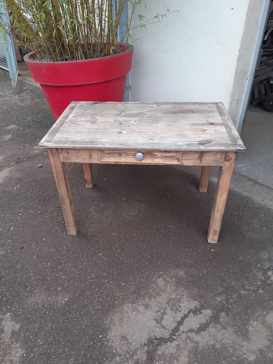 Farm table