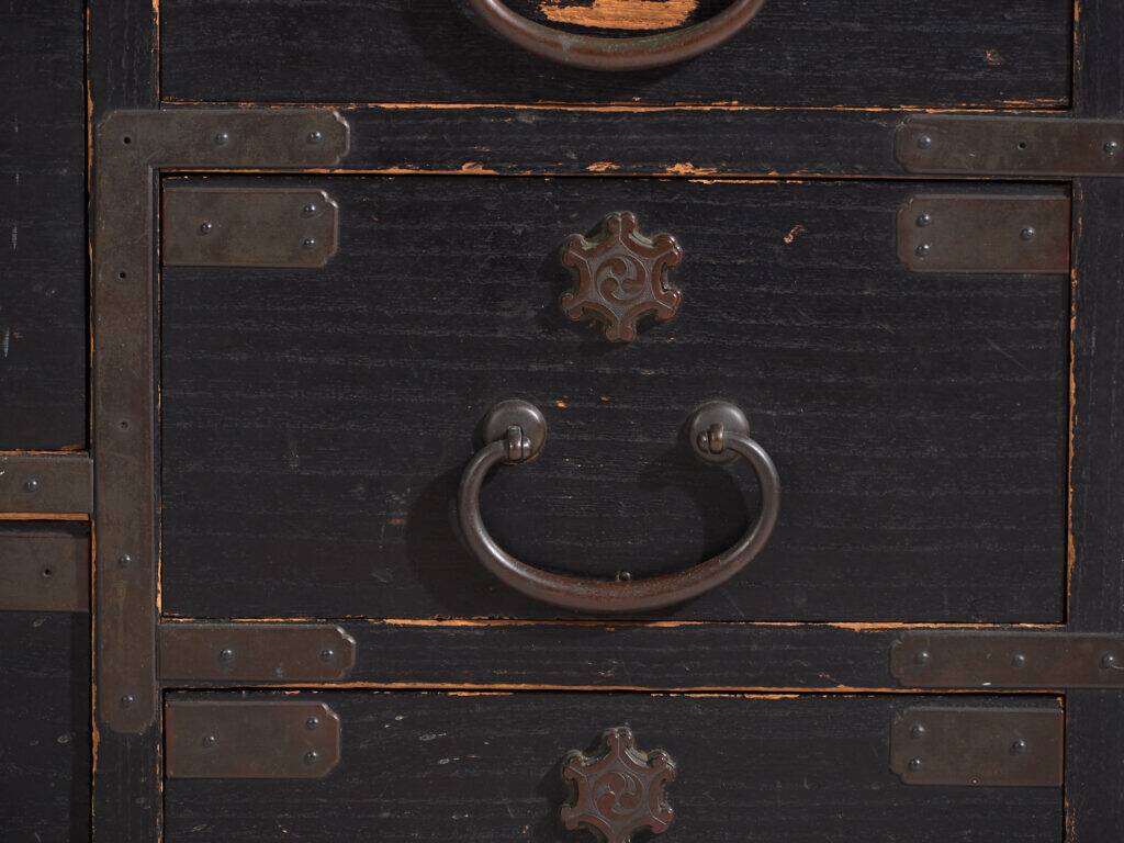 Antique Japanese commode Isho-Dansu in paulownia – Meiji/Taishō period – circa 1890-1920