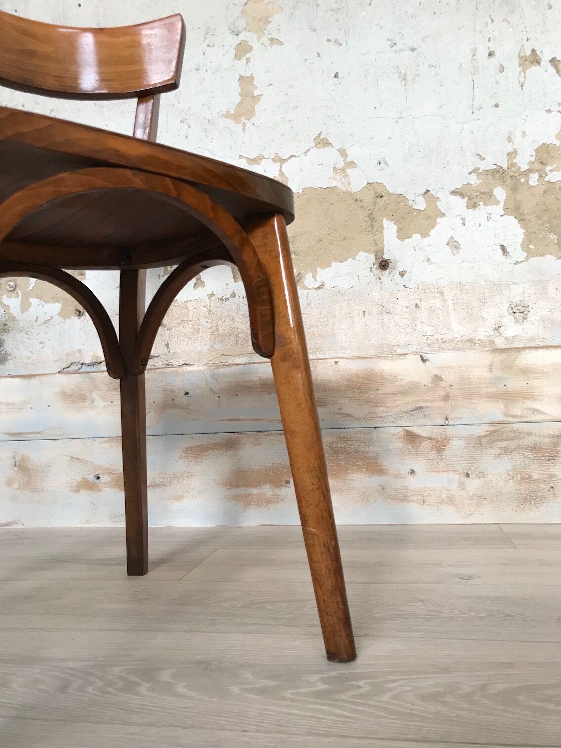 Lot of 16 bistro chairs