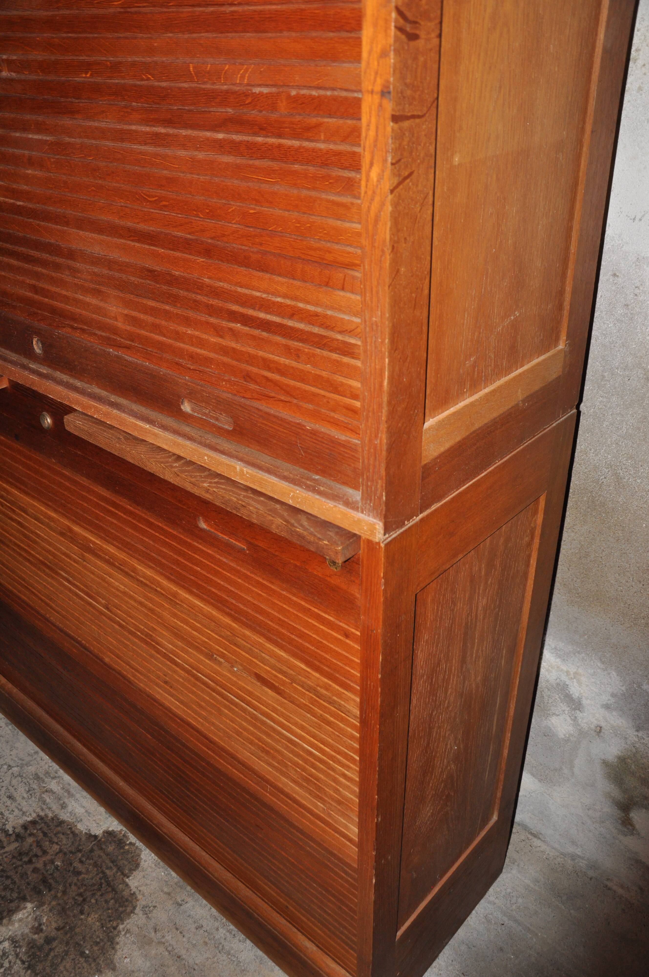 Large curtain cabinet, 2 sections.