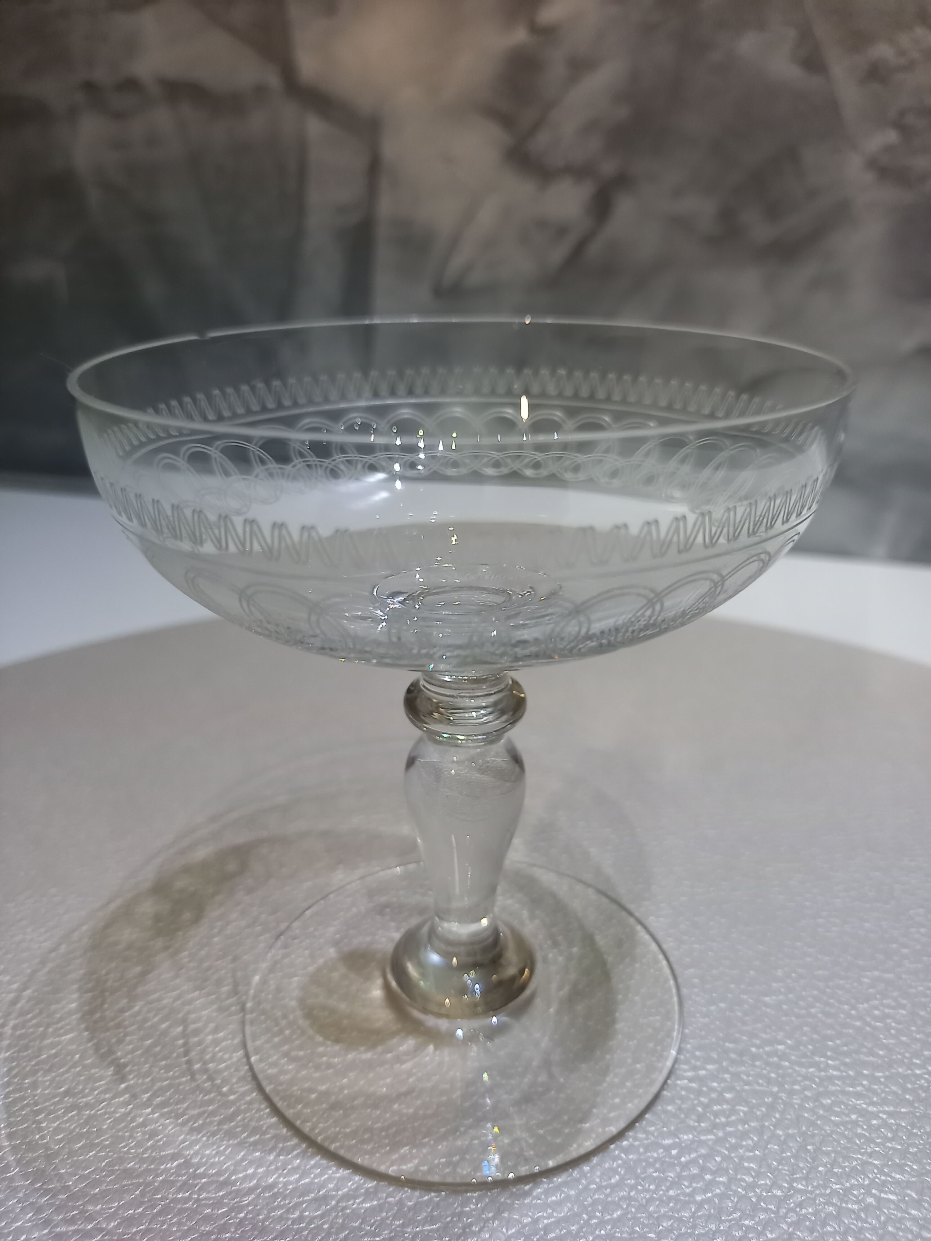 Set of 8 champagne glasses