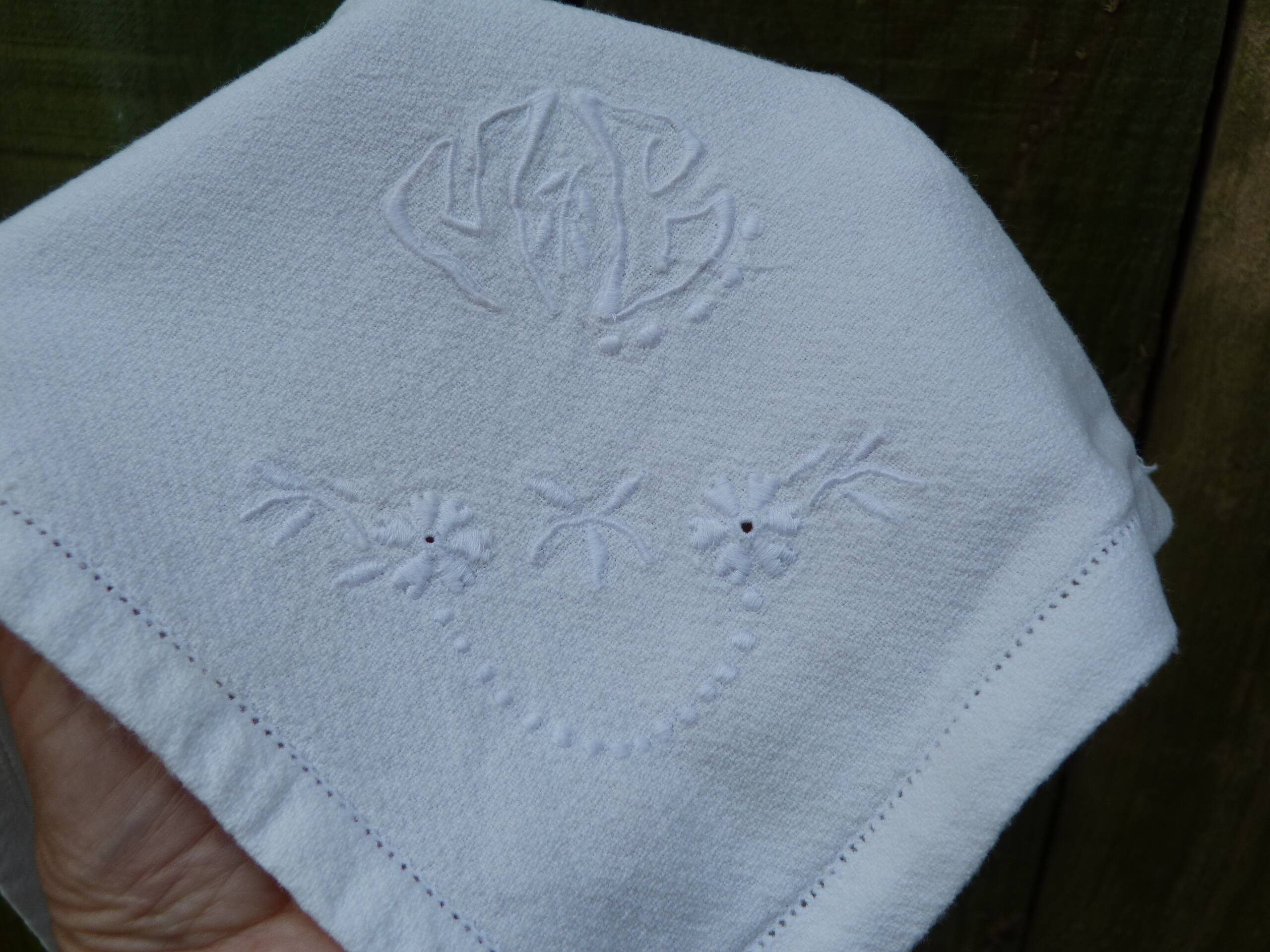 Set of 6 old 1900 napkins in white damask linen with hand-embroidered monogram