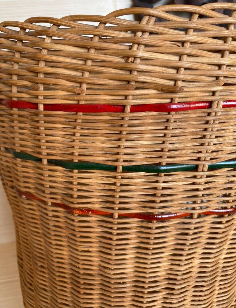 High basket with woven straws