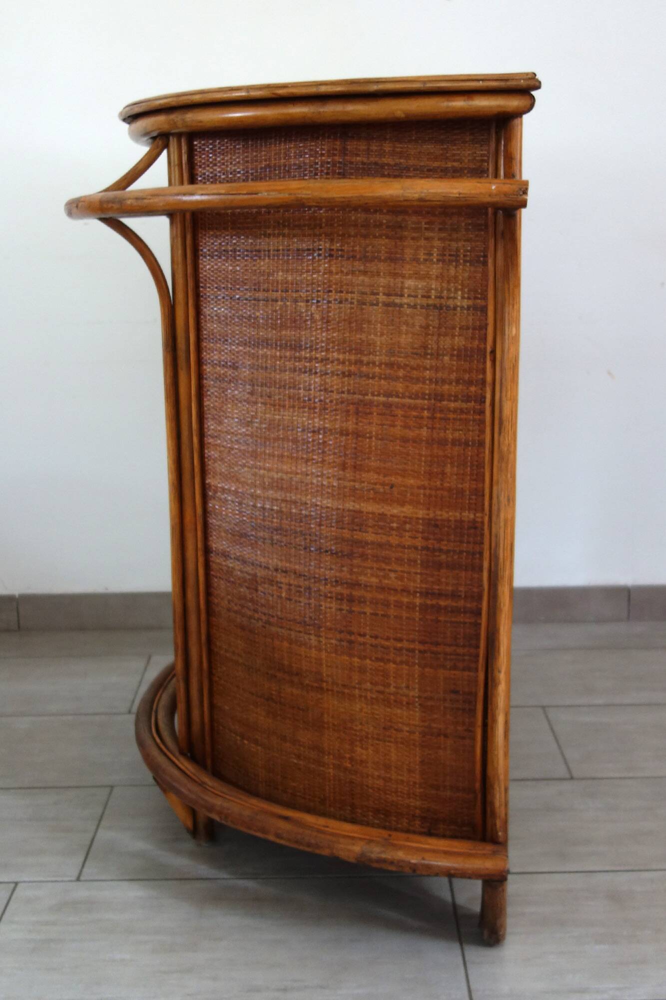 Vintage rattan bar