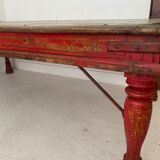 Table basse indienne en teck laqué verte et rouge