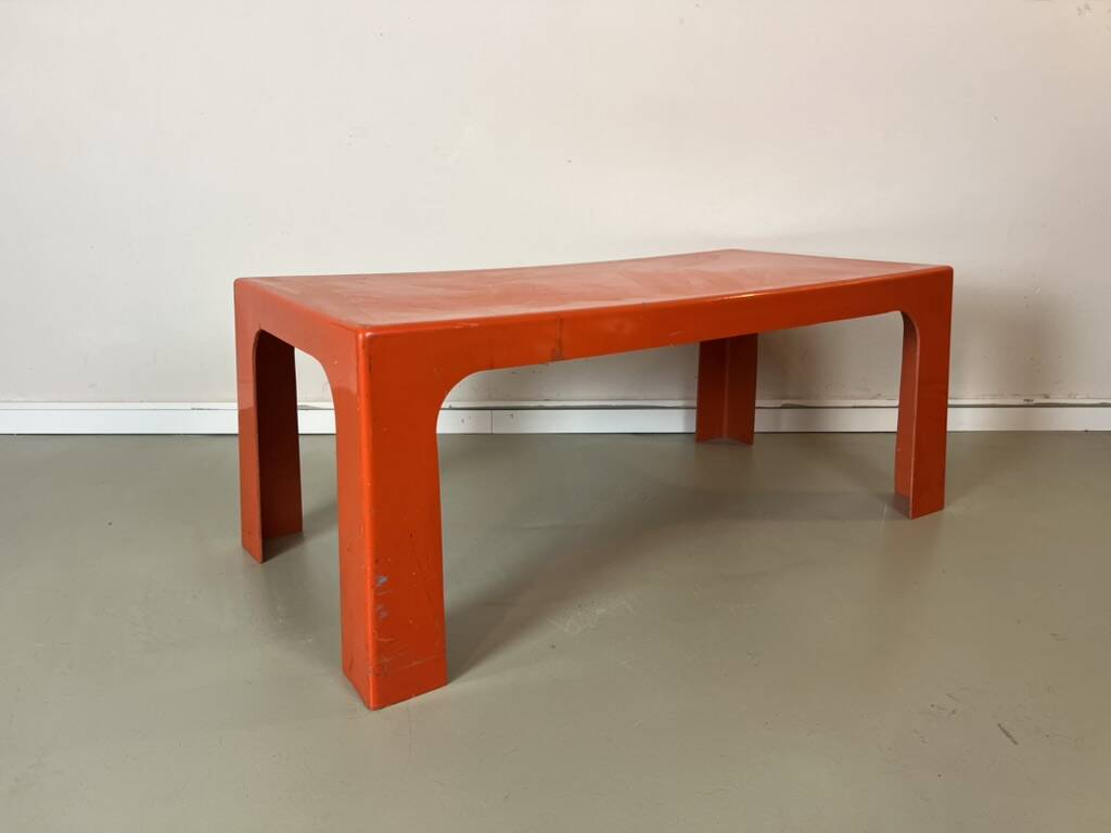 Table basse vintage orange en plastique Space Age années 70
