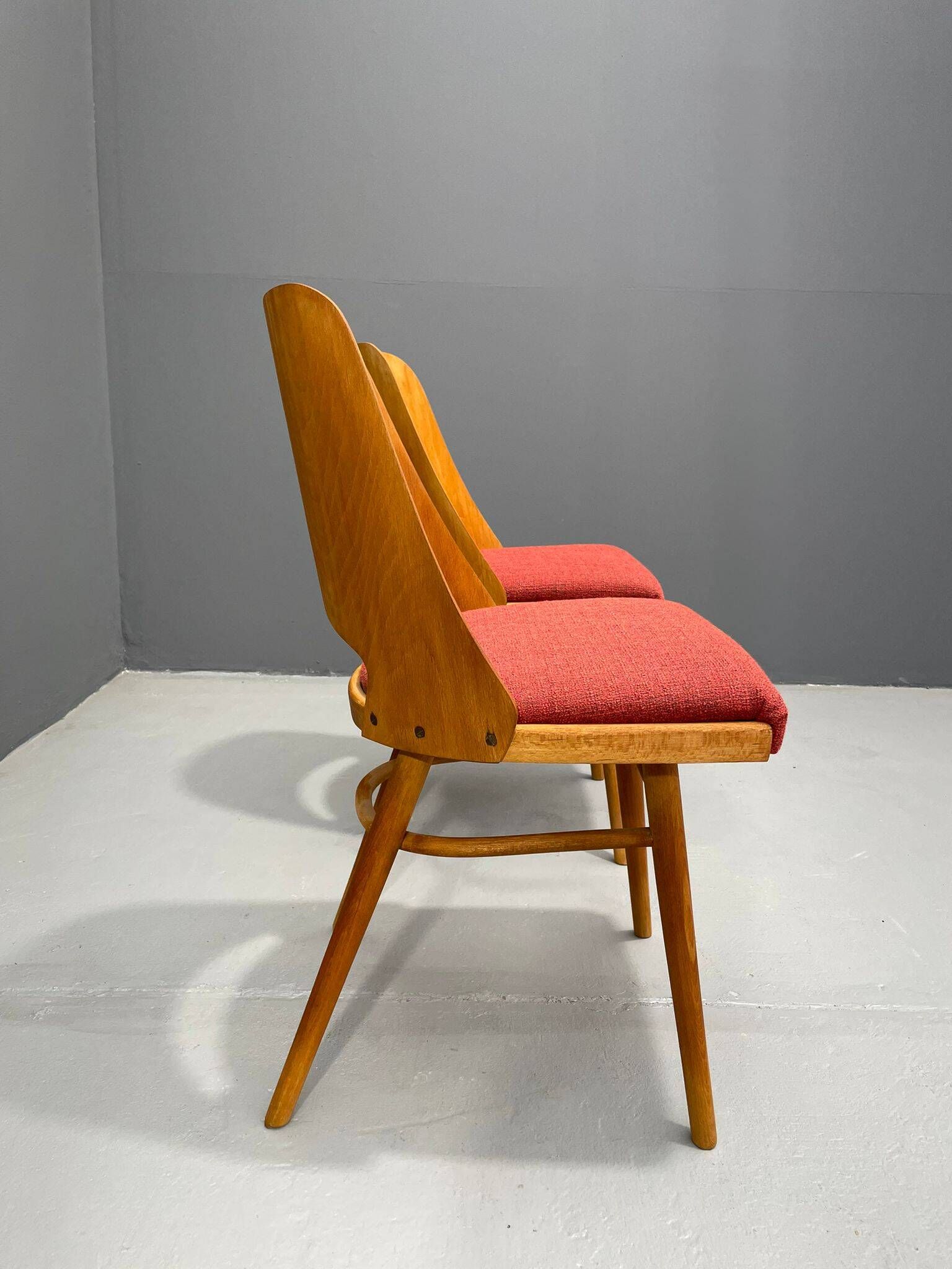 Pair of TON Model 514 Dining Chairs – Radomír Hofman, 1960s