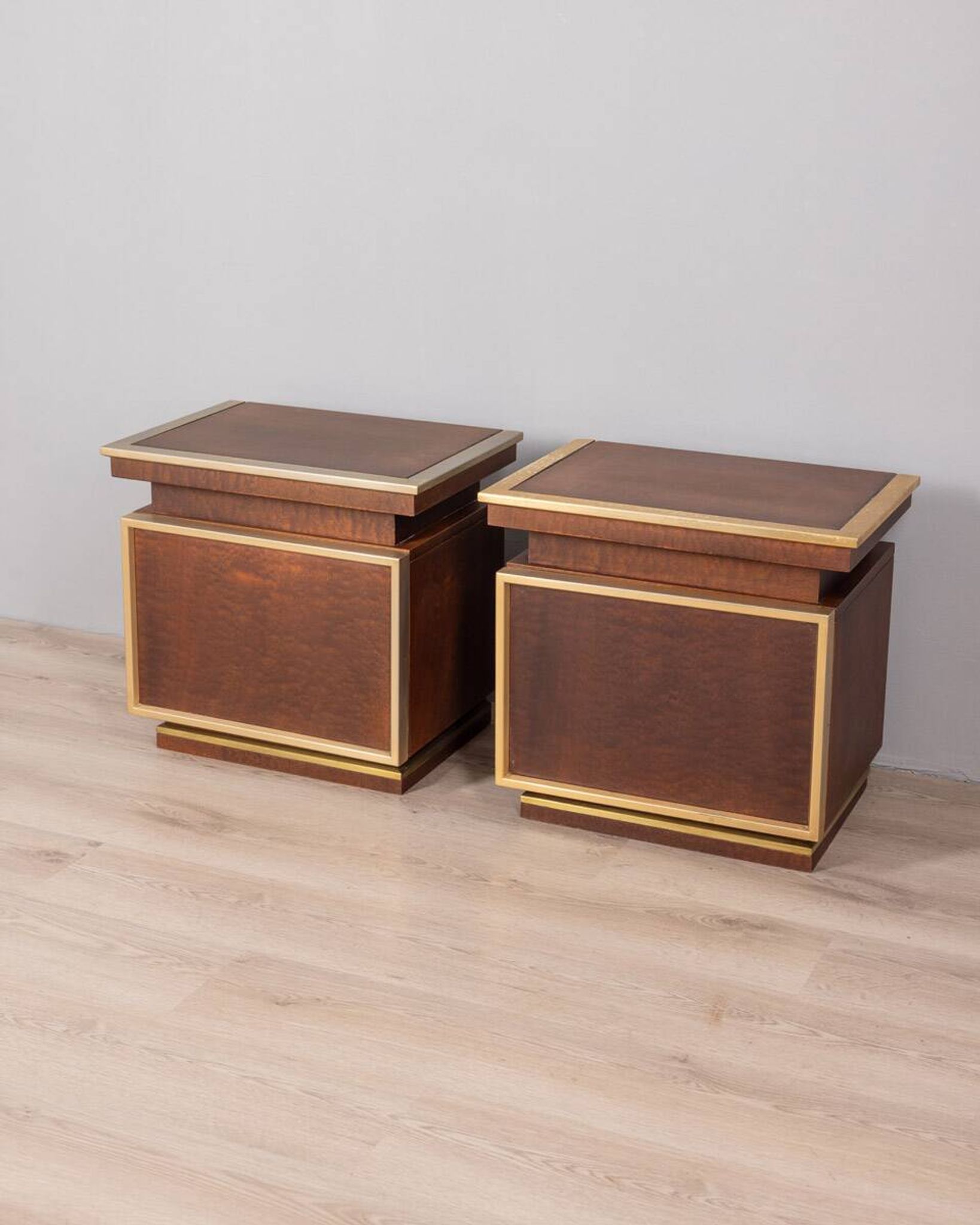 Pair of vintage 50s bedside tables in brass and wood italian design