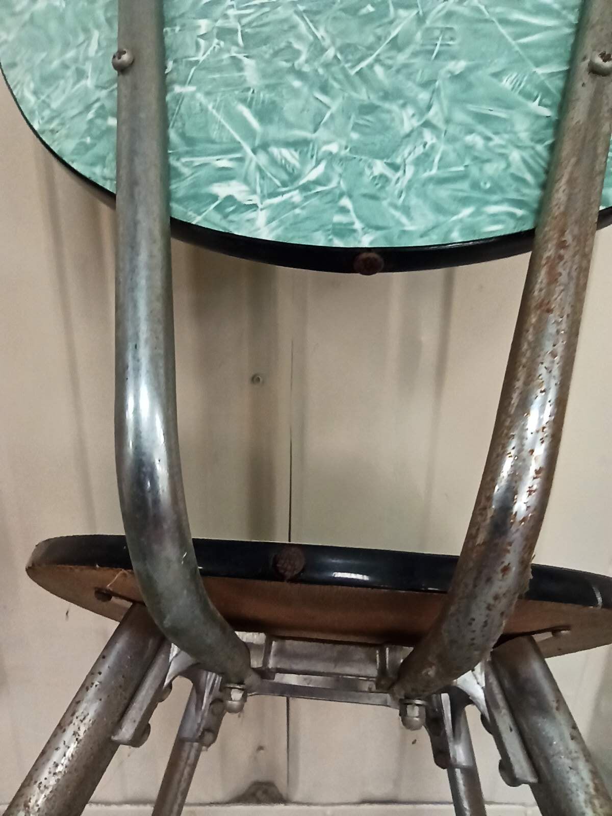 Formica chair green marbled effect