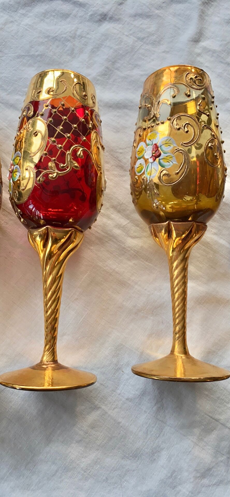 Lot 6 glasses Murano Venice gilded floral decoration in relief