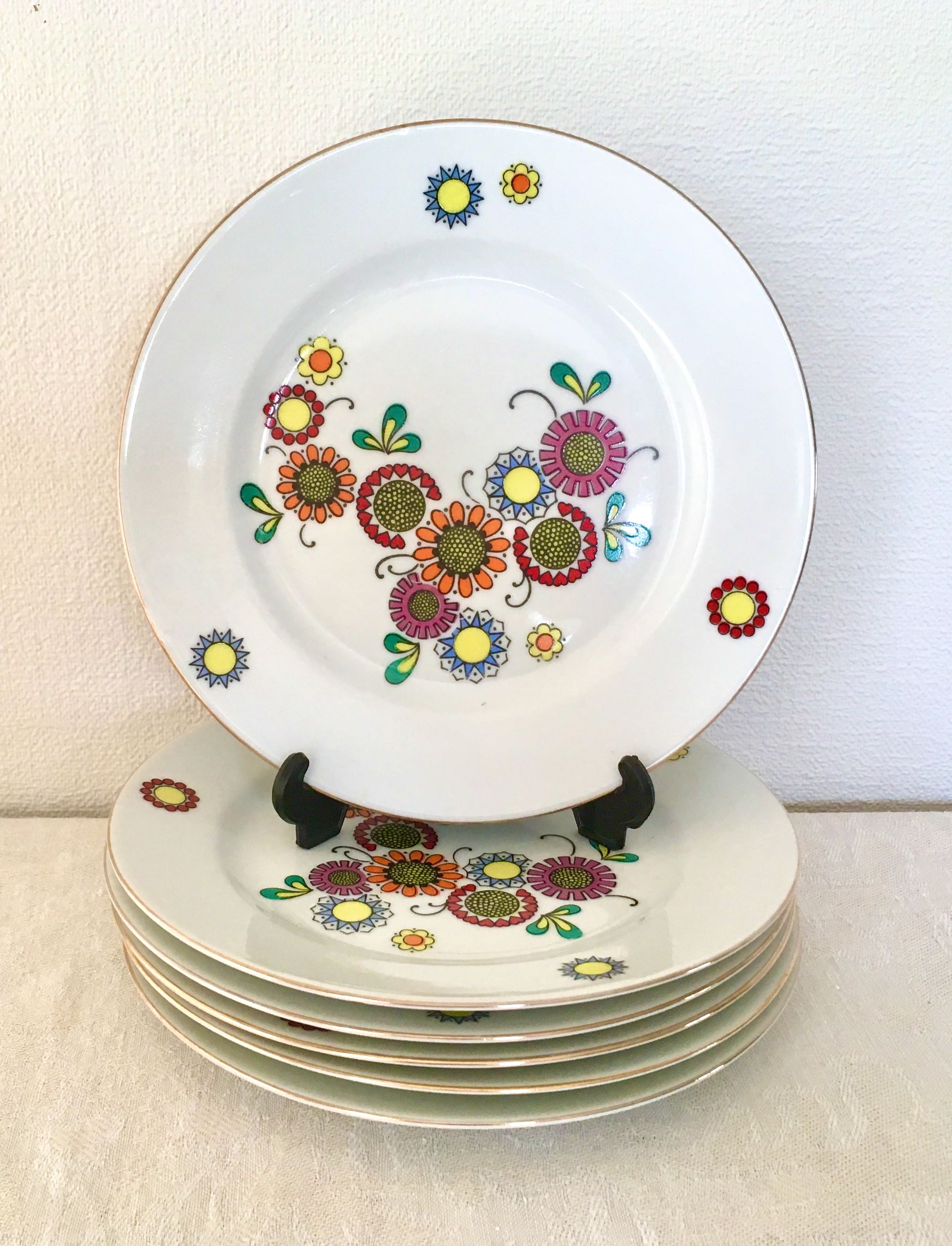 Set of 6 vintage dessert plates RDA