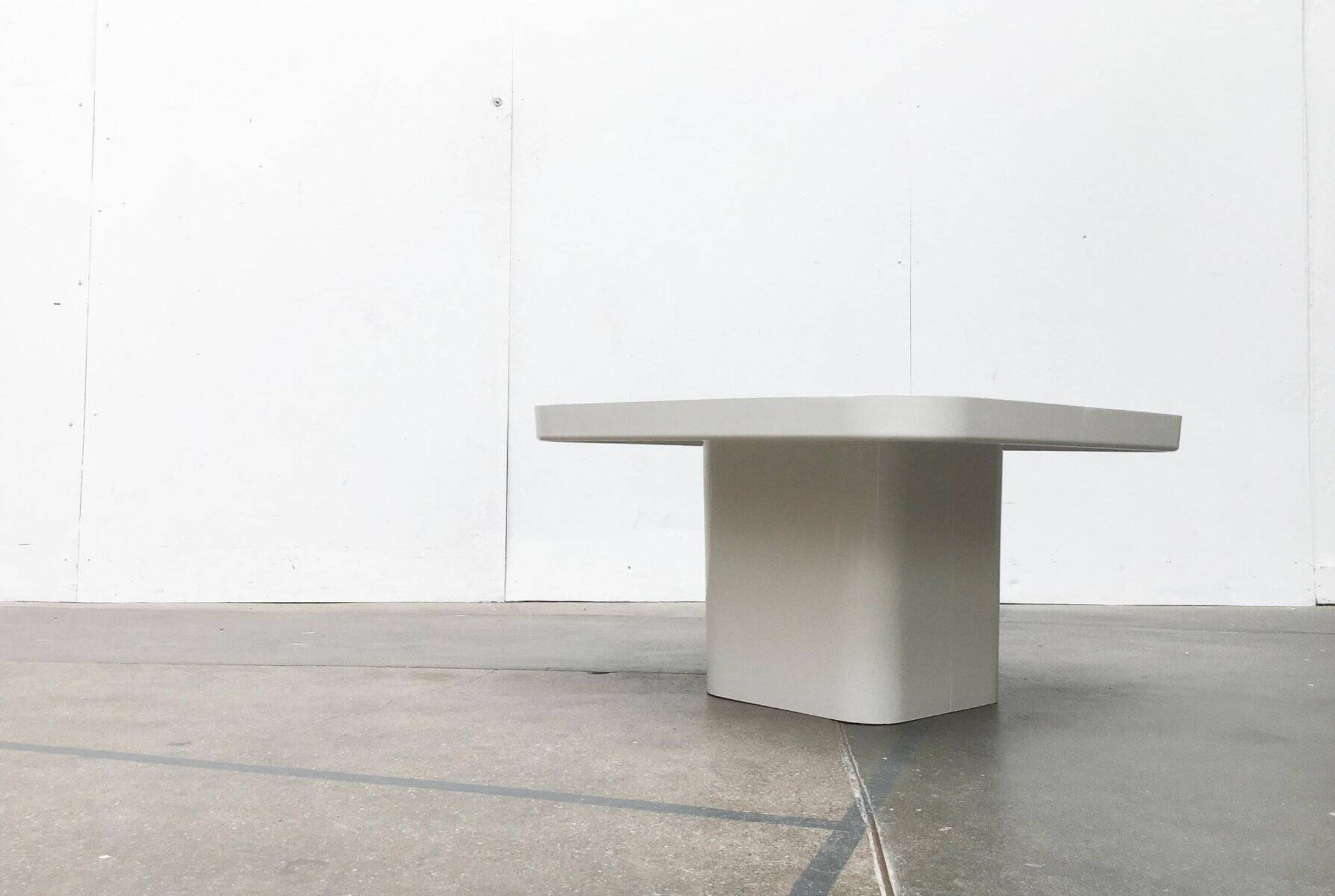 Table Basse Allemande du Milieu du Siècle par Peter Ghyczy