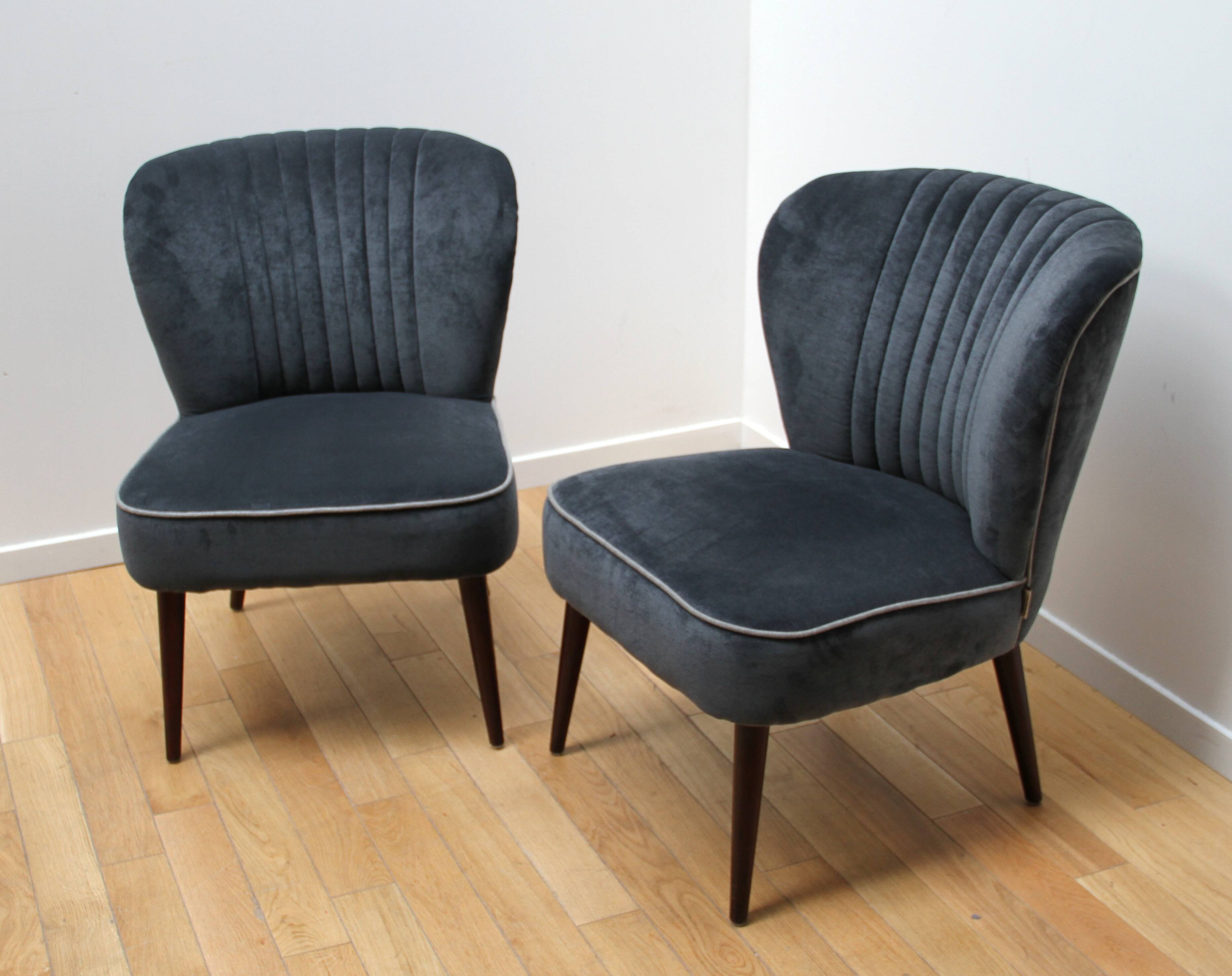 Pair of Smocker armchairs, Dutch Bone