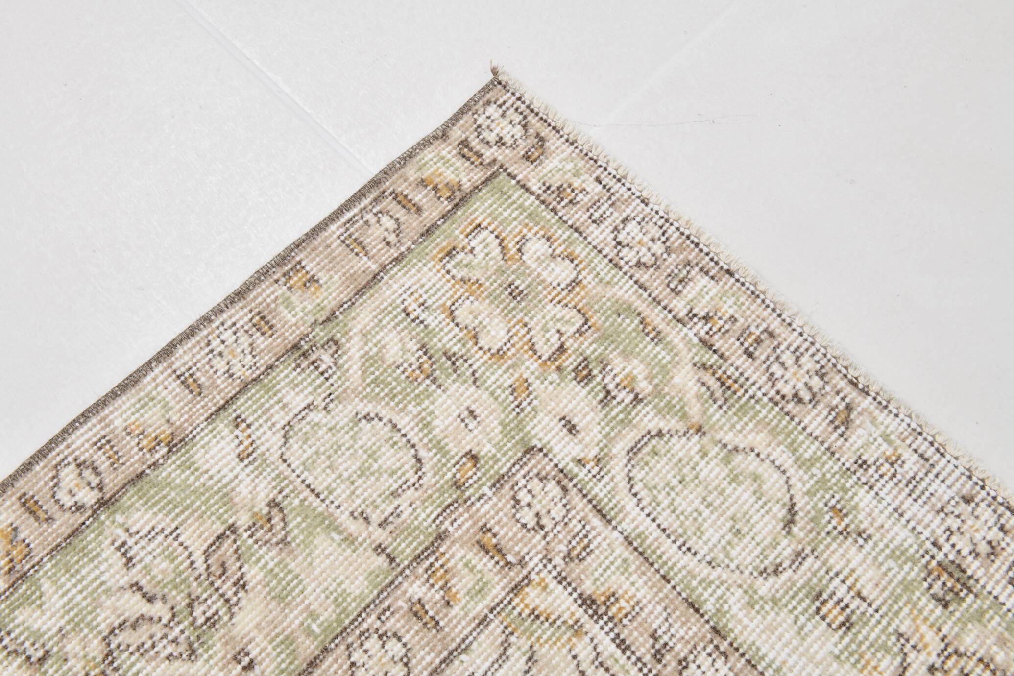 5x9 Light Green & Beige Madallion Corners Vintage Rug, 166x268Cm