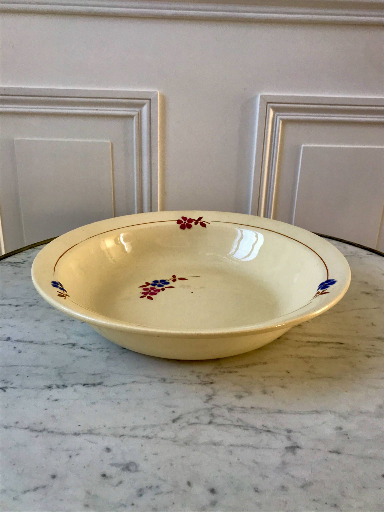 Salad bowl / hollow dish Saint Amand / Céranord hand-painted pink and blue flowers, 1940s