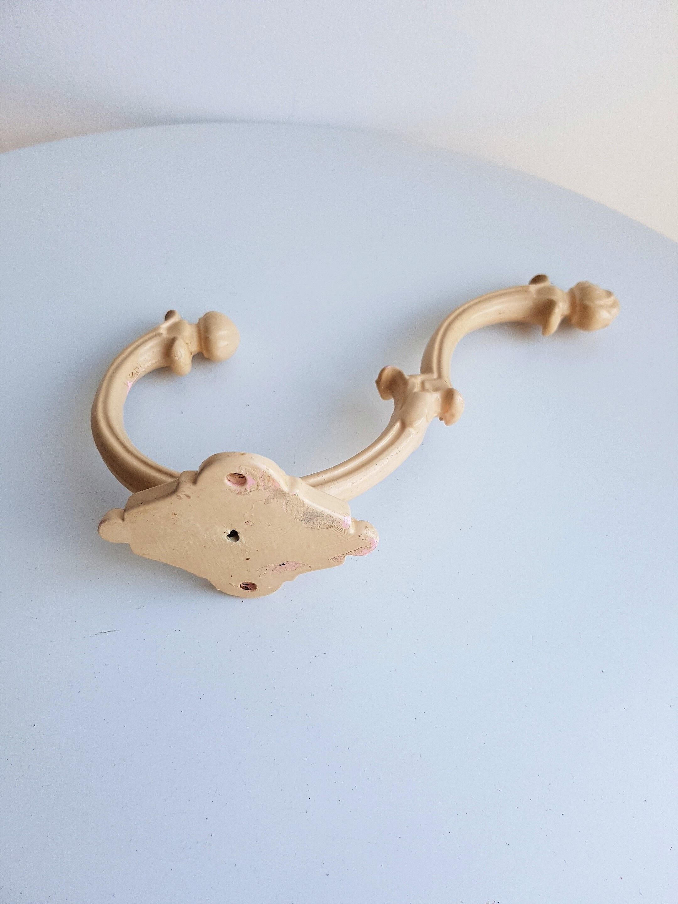 Peg nude color metal