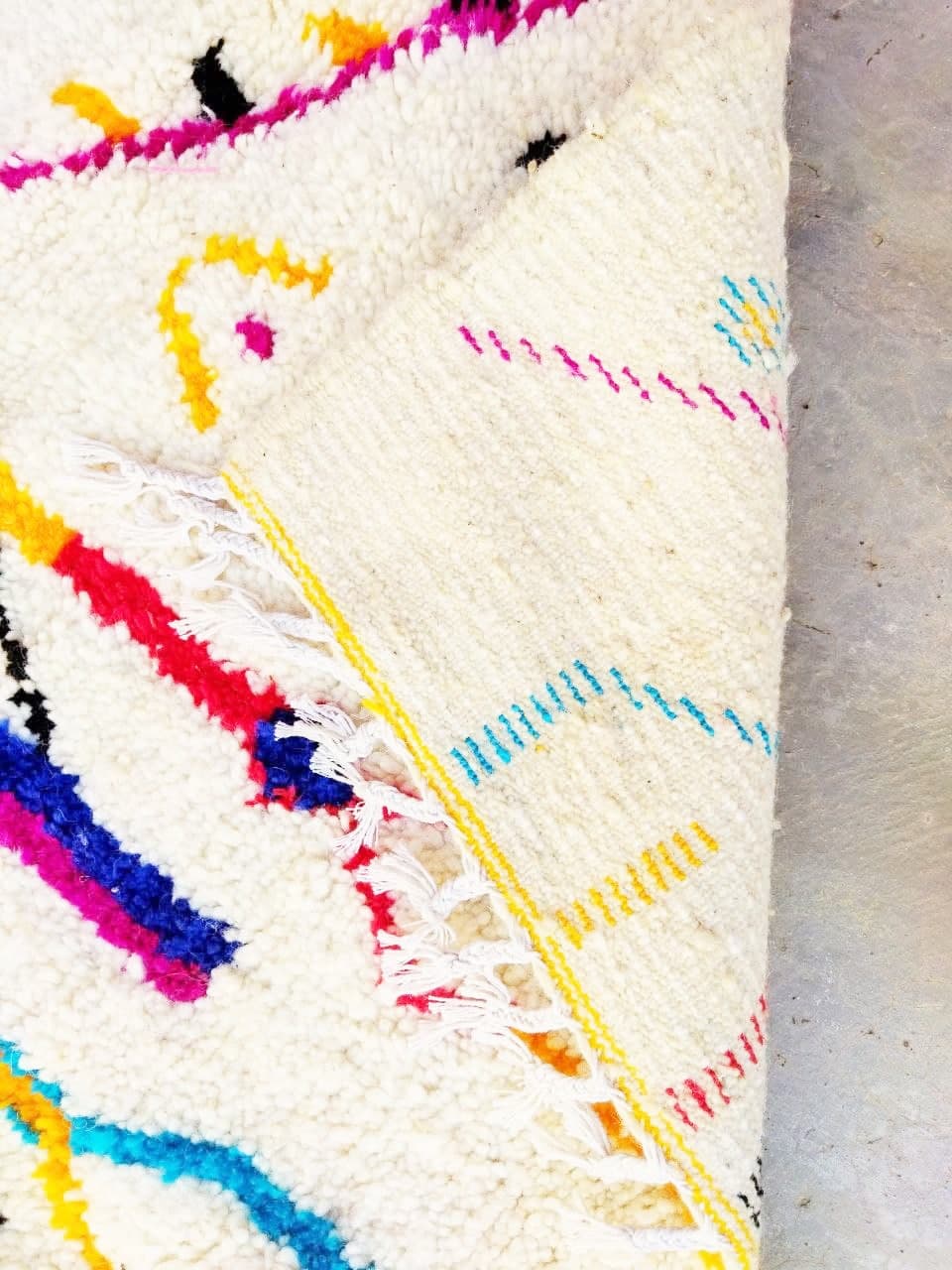 Tapis berbère marocain coloré Azilal 260 x 150cm