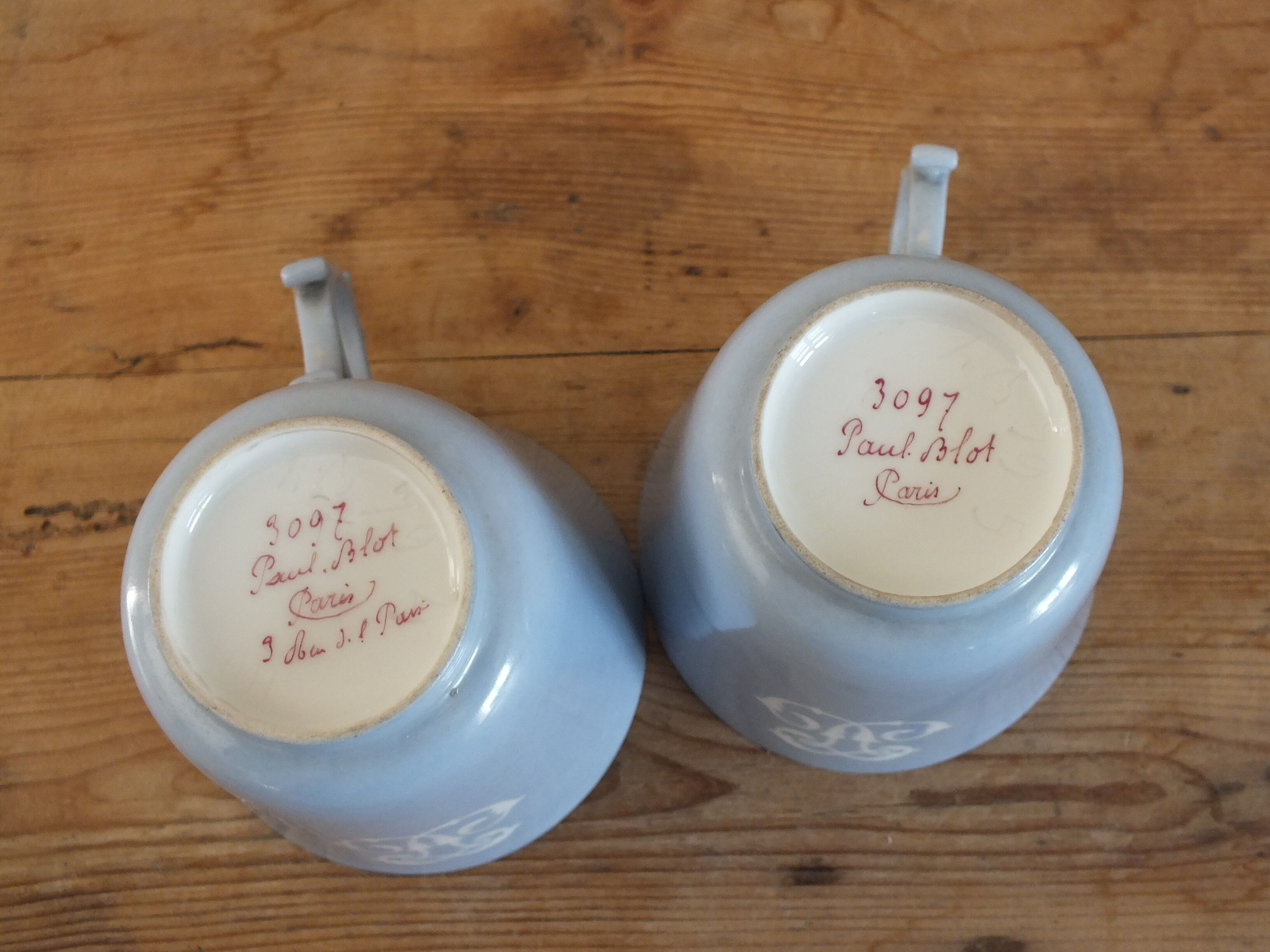 Pair of cups in porcelain de Sèvres XIXth