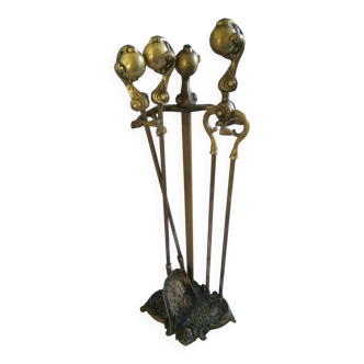 Bronze fireplace servant with eagle claws and raptor claws