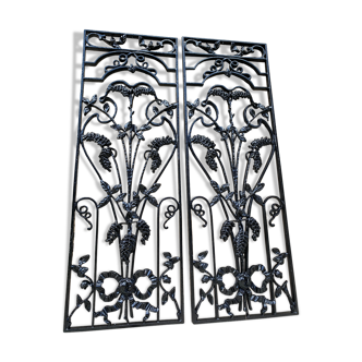 Stunning Pair of Art Nouveau grids in gorgeous cast iron floral decoration and ribbon 100 x 35
