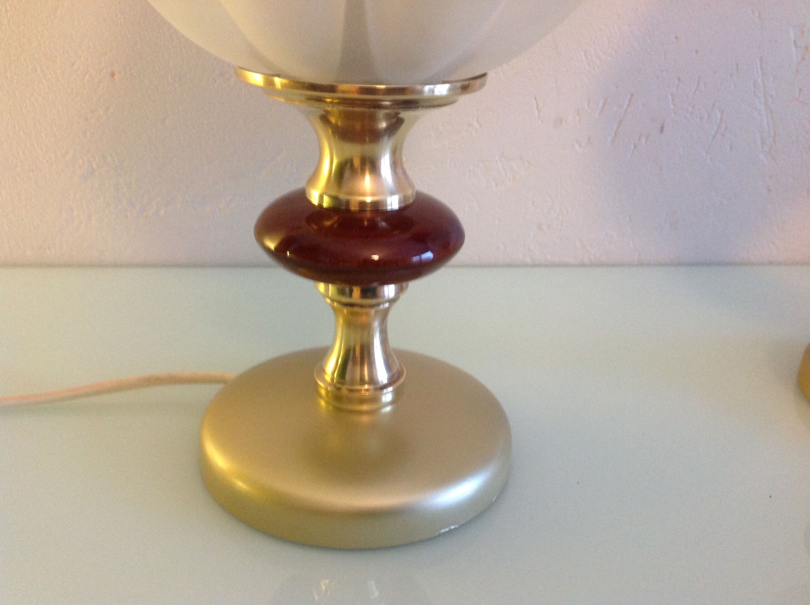 Pair of bubbled glass globe bedside lamps / vintage 60s-70s