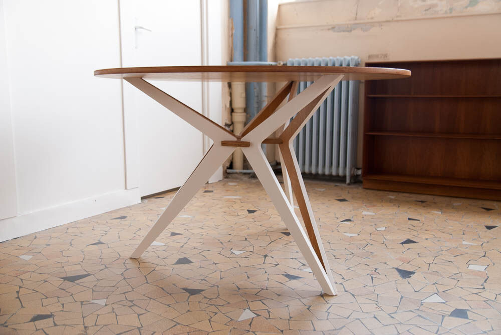 Tripod round dining table