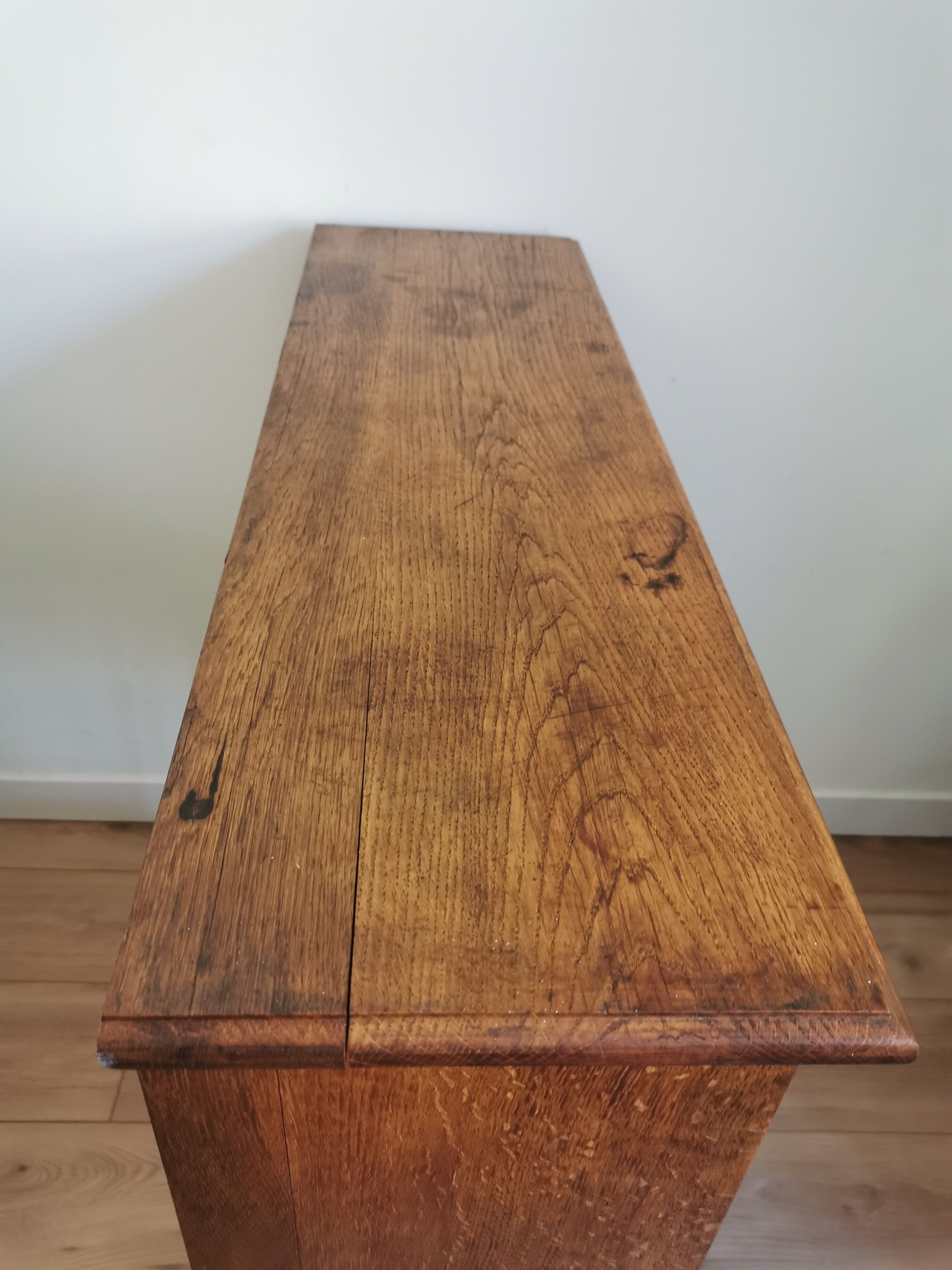 Meuble de rangement des années 40