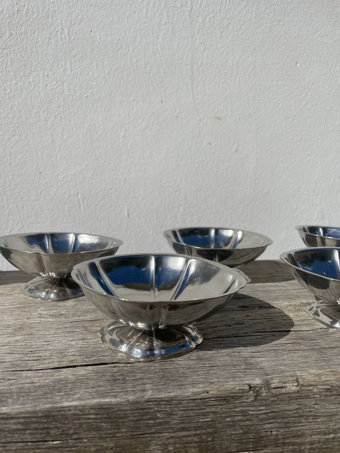 6 stainless steel bowls 1970