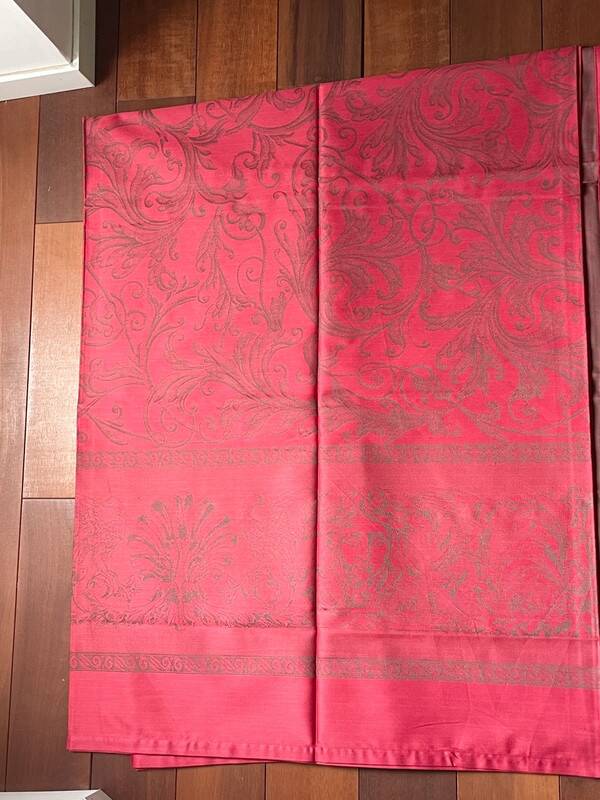 Mirabello Jacquard Tablecloth 180 cm x 278 cm