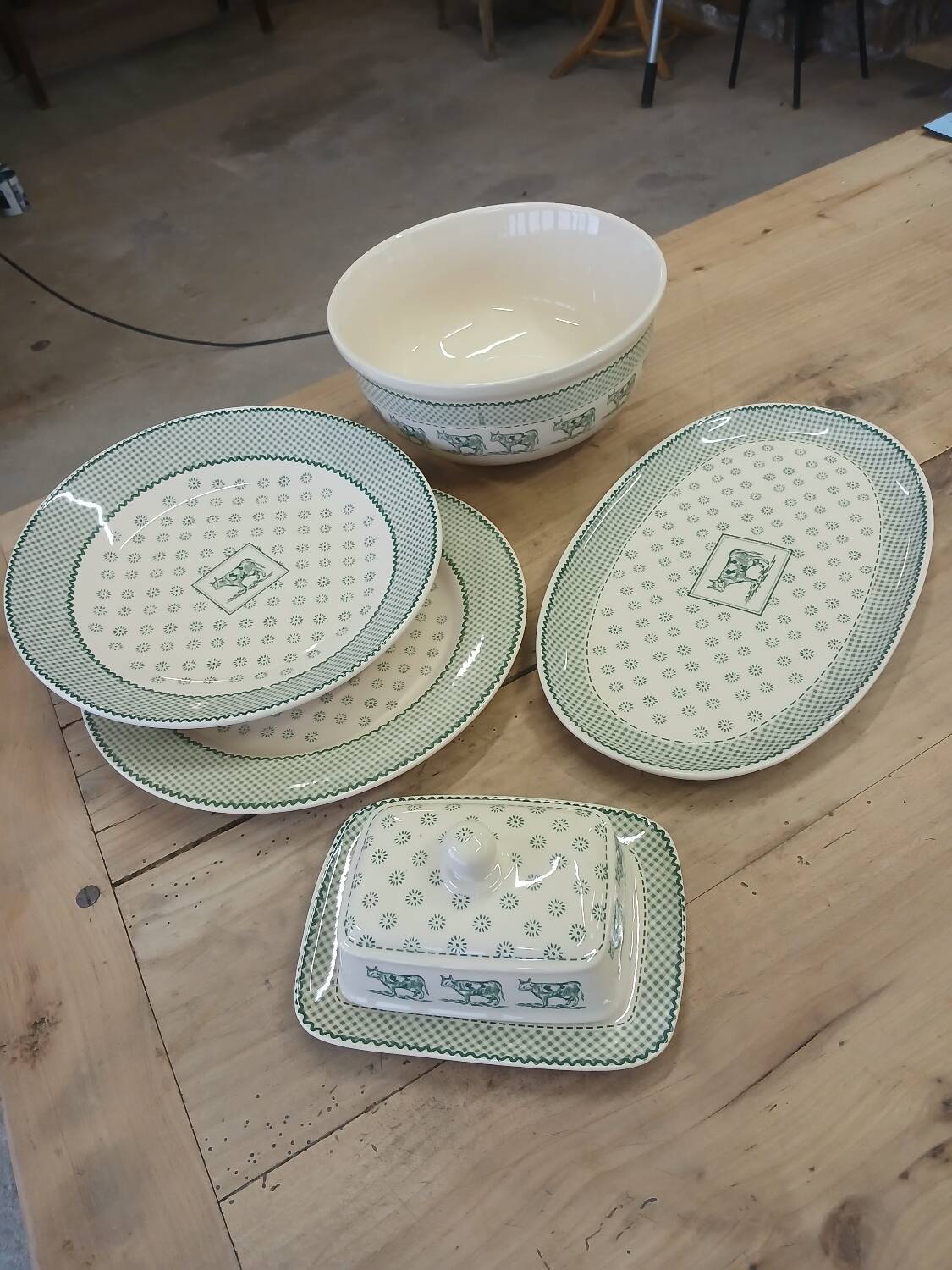 Set of dishes, salad bowl, butter dish Geneviève Lethu