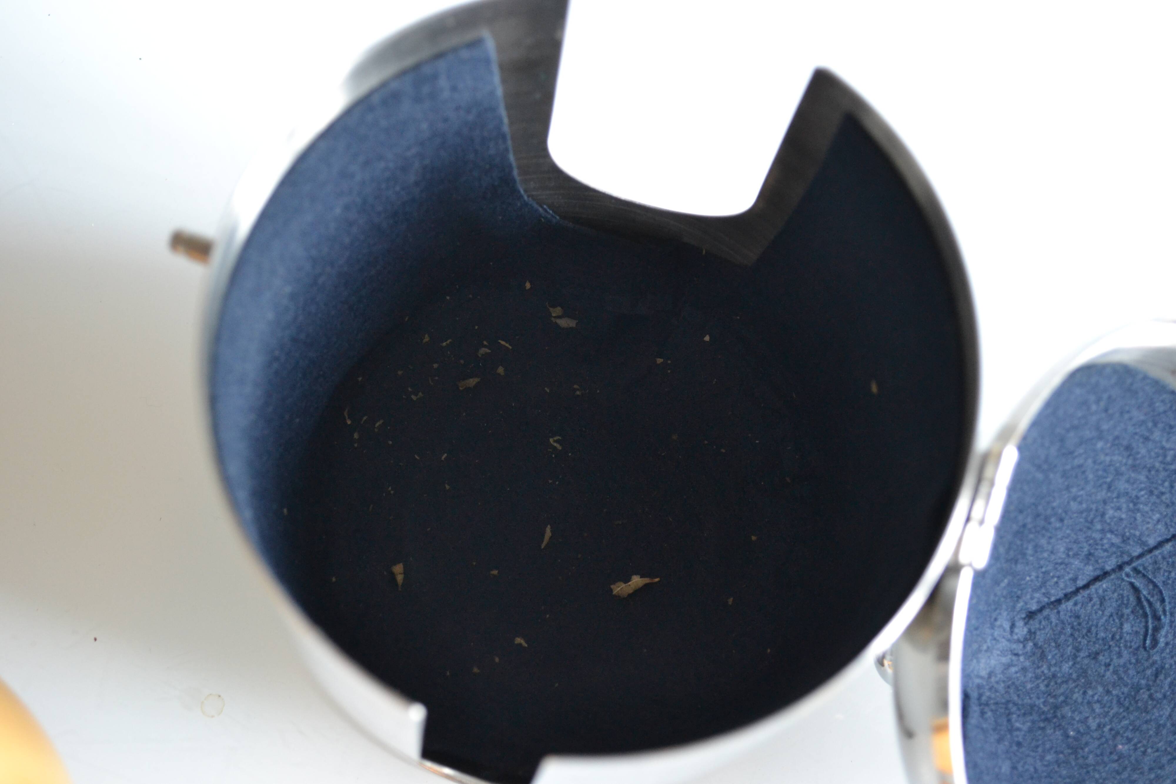 Insulated ceramic teapot with metal and felt 0.5 liters