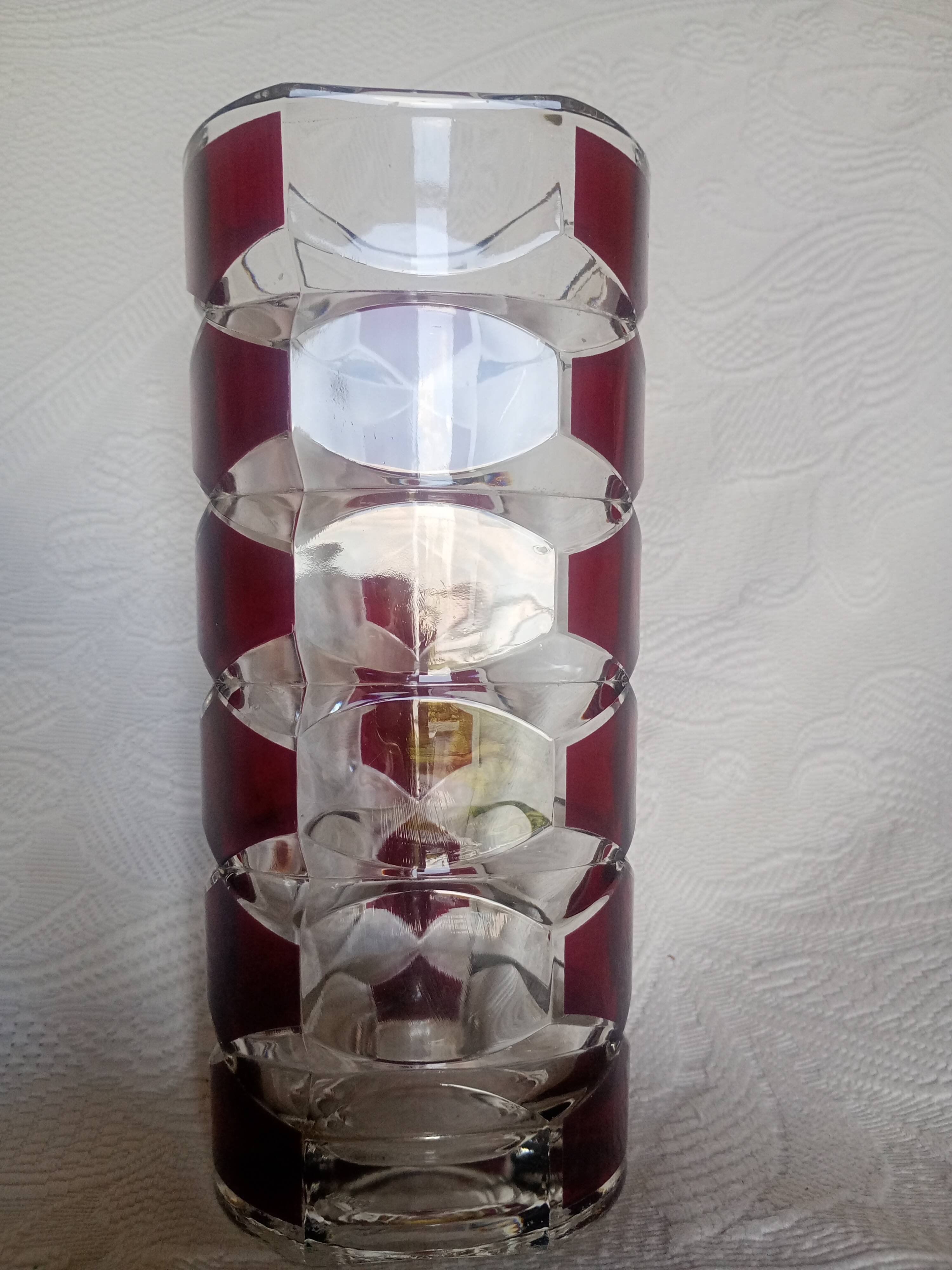 Vase - 3-sided faceted overlay ruby red - 24cm moulded crystal glass