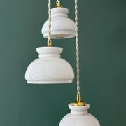 Suspension triple abat-jour vintage en opaline blanche