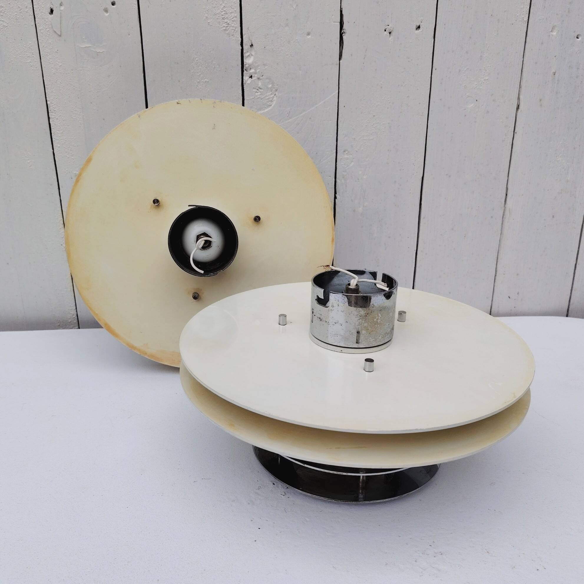 Pair of 70s Enrico Tronconi designer wall lights