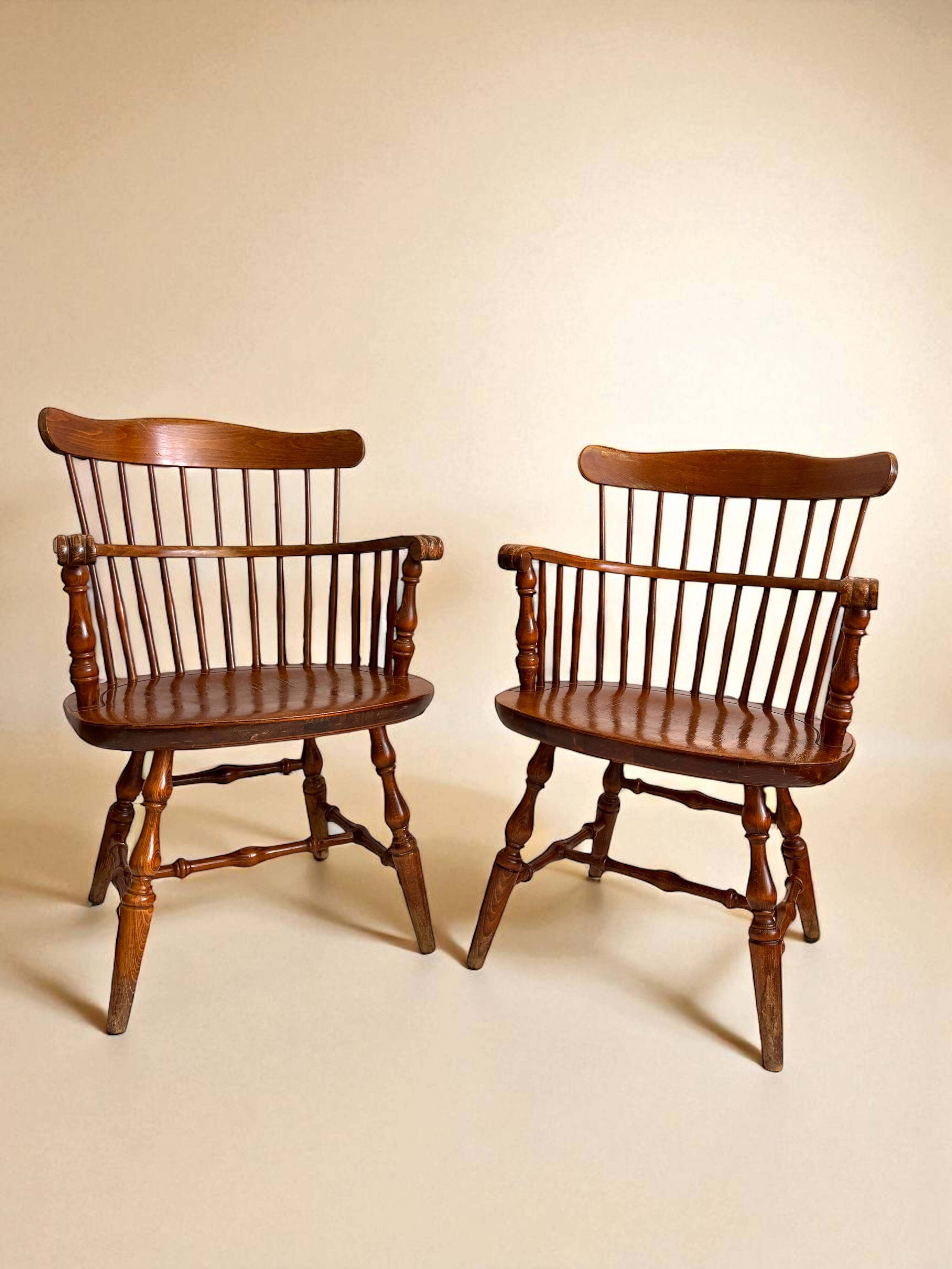 Paire de fauteuils anglais Windsor à barrettes (années 60)