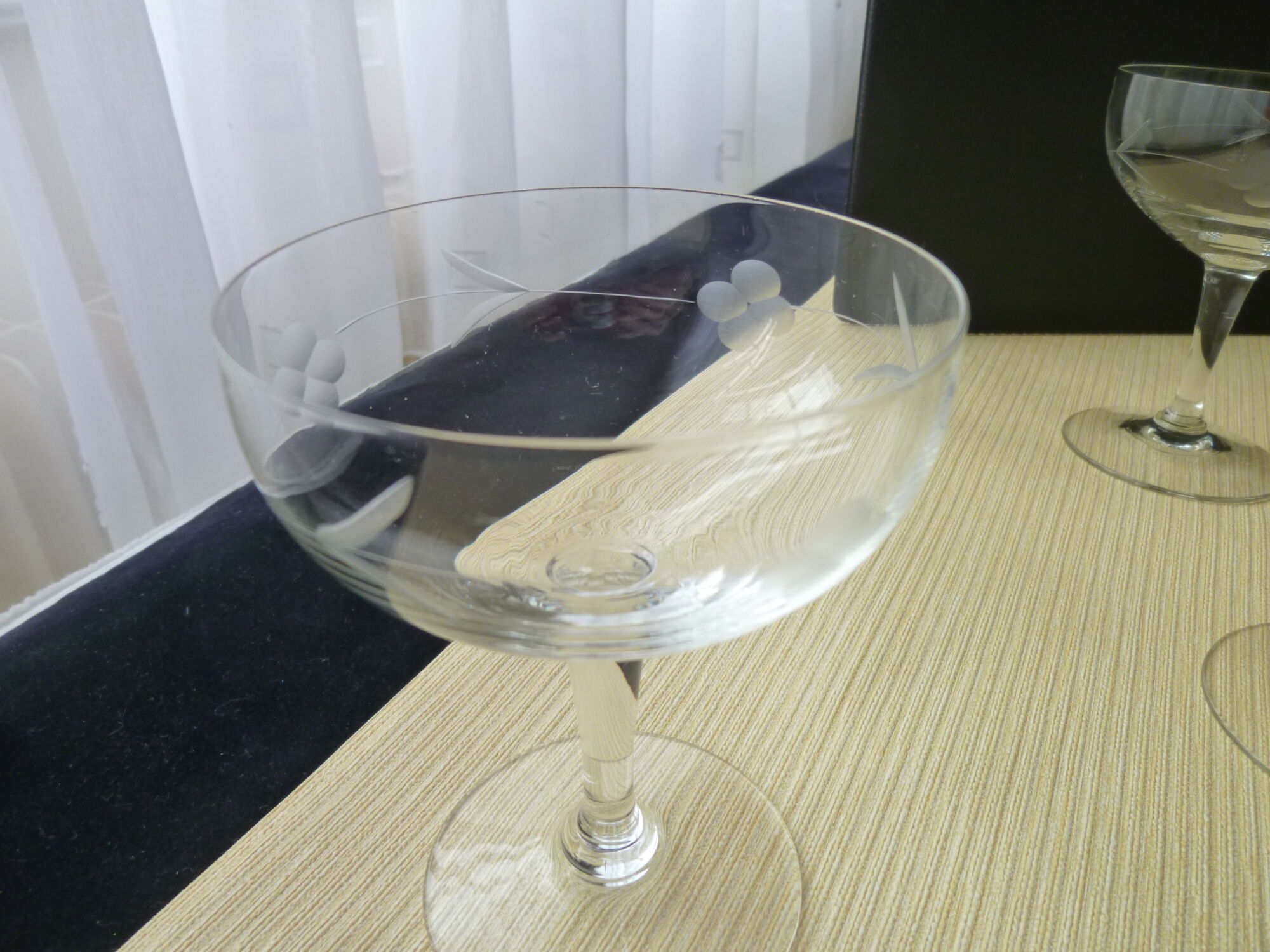 Set de 6 coupes à champagne vintage en verre moulé
