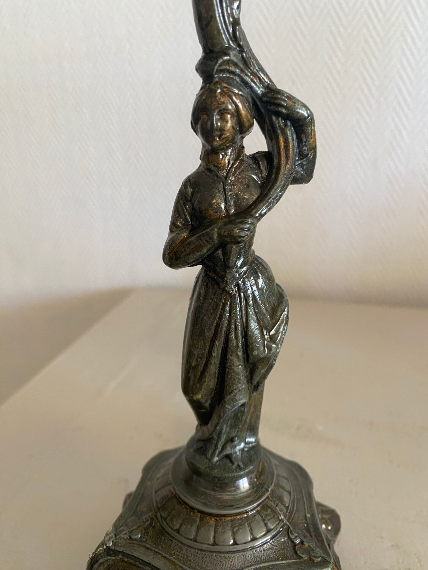 Ancien bougeoir XIXeme à figure féminine