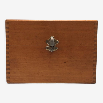 Light wood plug box